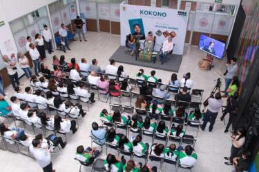 Presentan en Congreso el libro: “Kokono’ de una Mujer Rebelde” de la chef Claudia Sántiz