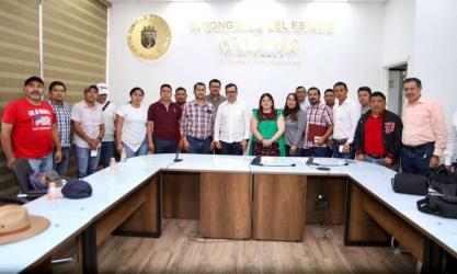 Privilegiando el diálogo y la suma de acuerdos, el diputado Mario Guillén Guillén.