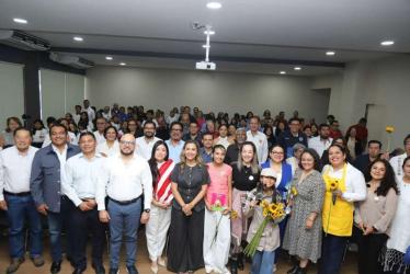 Presentan el libro: “El Misterio de Sofía” en Congreso