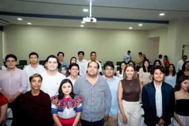Jóvenes participan en Taller Legislativo como parte de los trabajos del 16º. Parlamento Juvenil del Estado